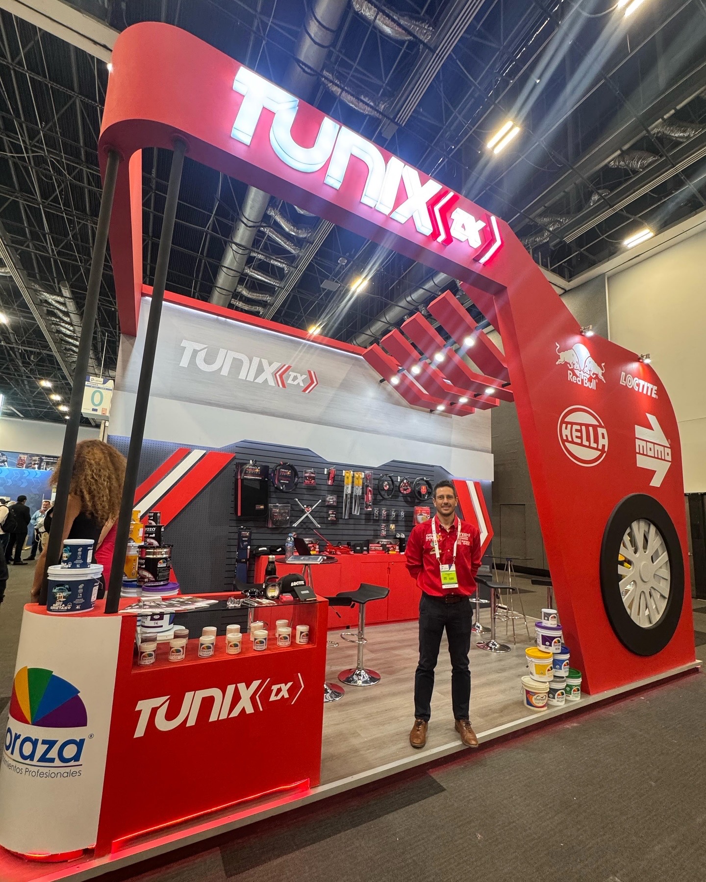 Demostrar el ejemplo de un stand custom realizado recientemente